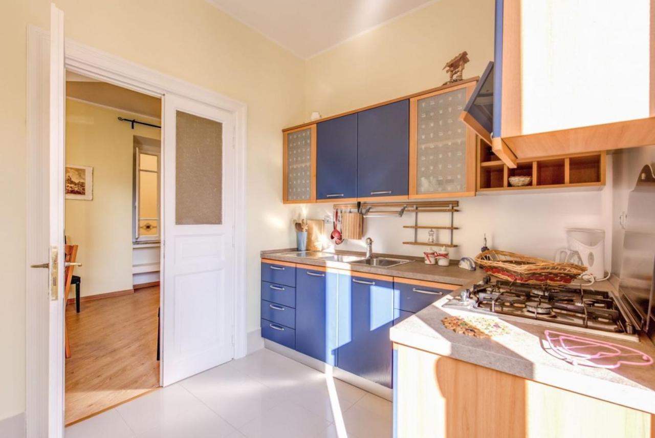 רומא Lovely 4-Bedroom Apartment 30M Sangiovanni Metro מראה חיצוני תמונה