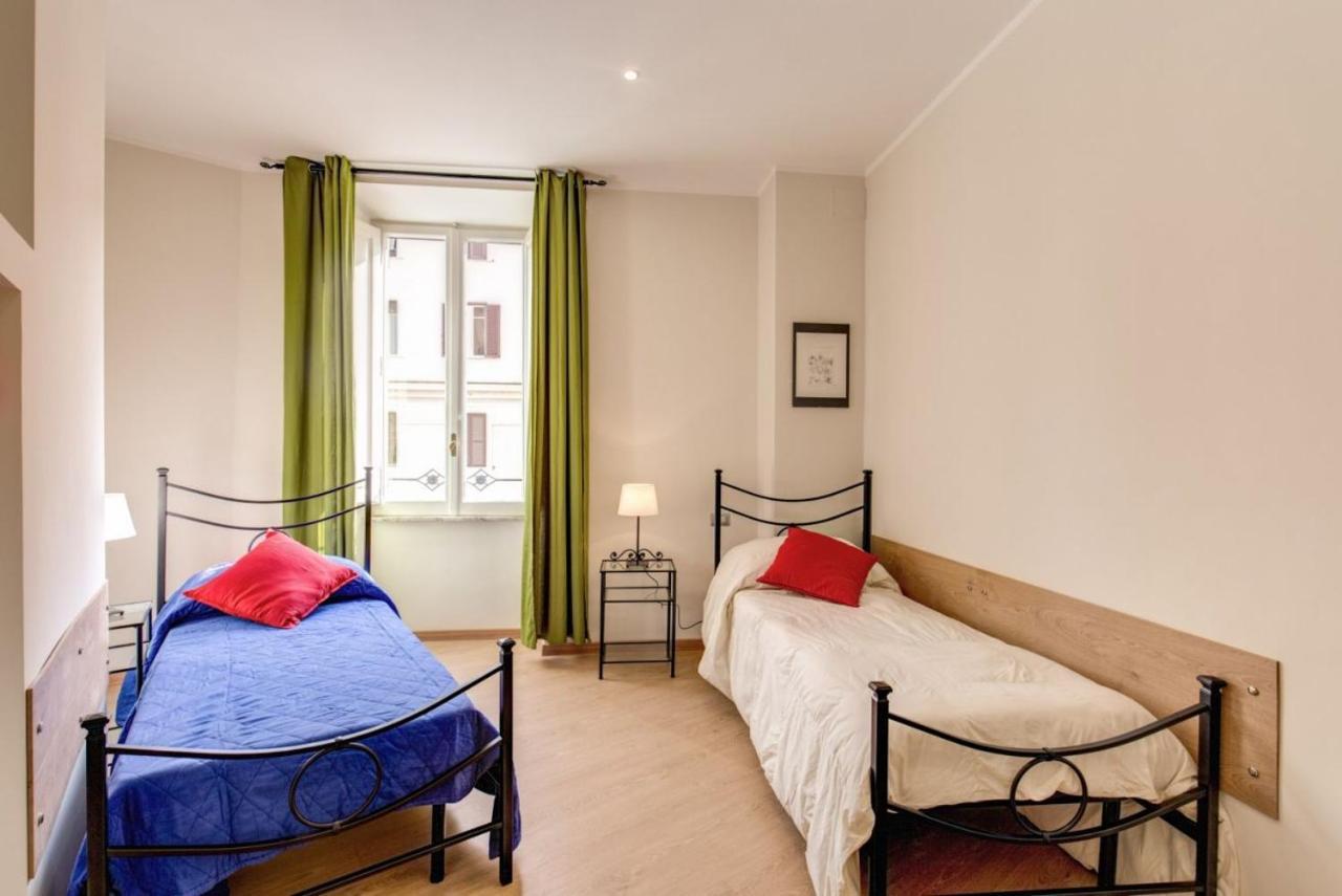 רומא Lovely 4-Bedroom Apartment 30M Sangiovanni Metro מראה חיצוני תמונה