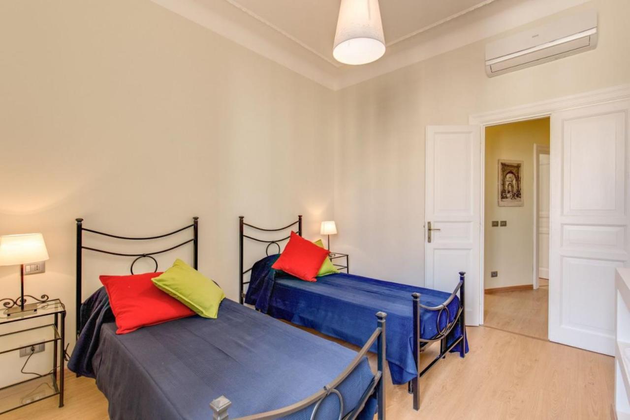 רומא Lovely 4-Bedroom Apartment 30M Sangiovanni Metro מראה חיצוני תמונה