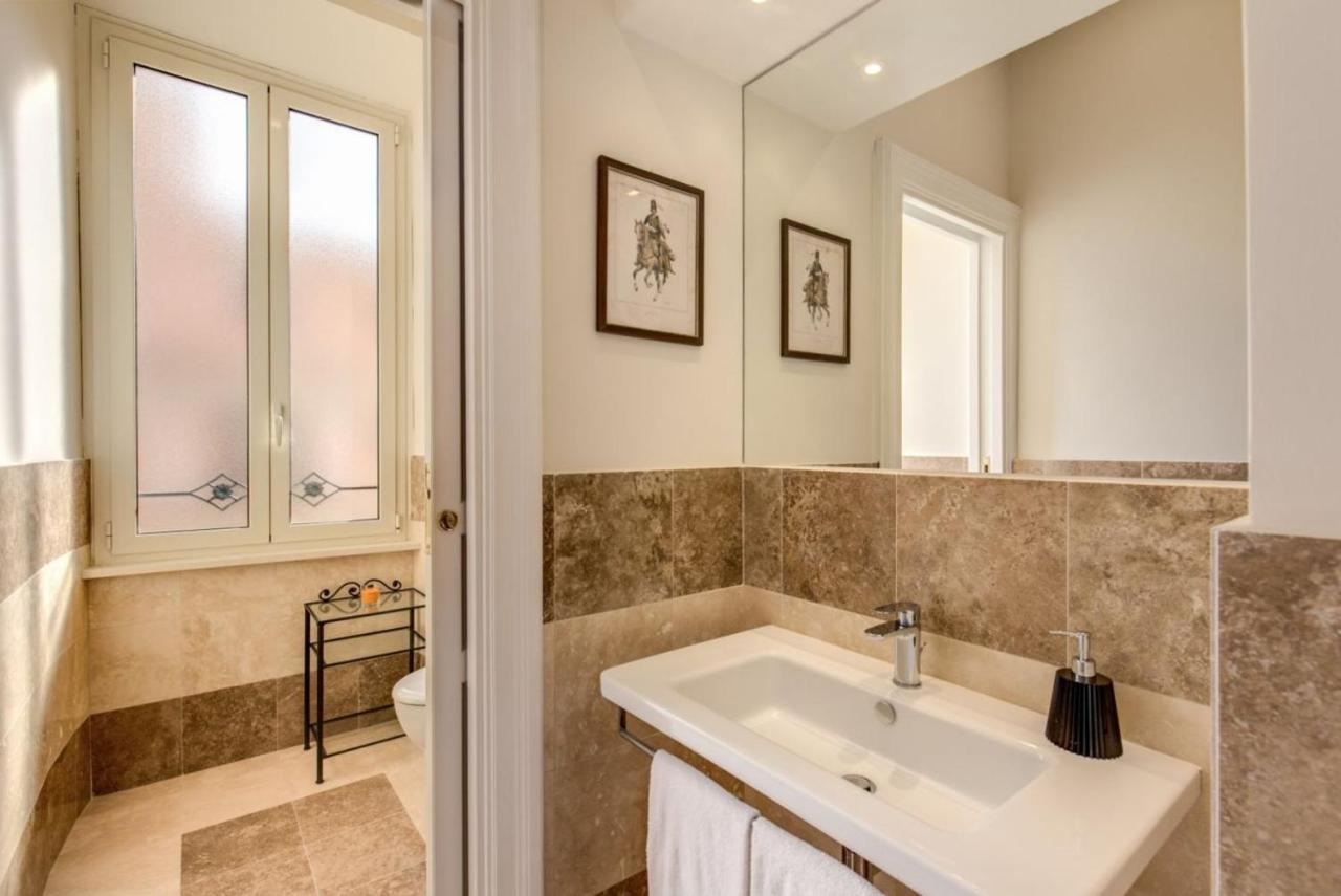 רומא Lovely 4-Bedroom Apartment 30M Sangiovanni Metro מראה חיצוני תמונה